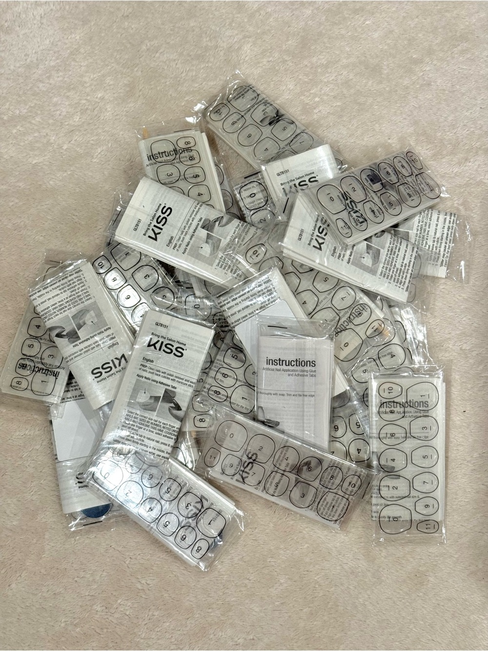 30-Pack KISS Nail Adhesive Tabs Packets